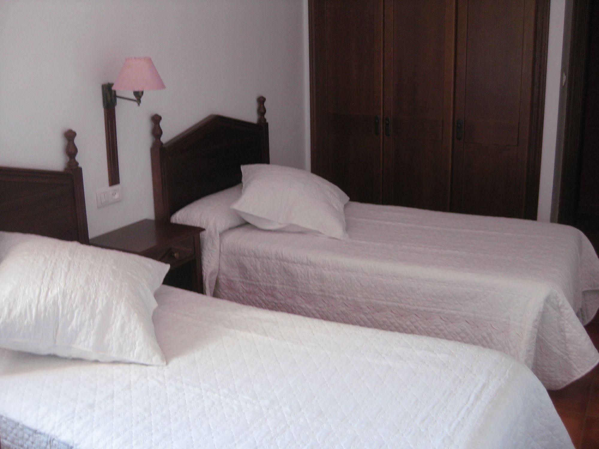 Hostal El Cascapenas De La Alpujarra Capileira Esterno foto
